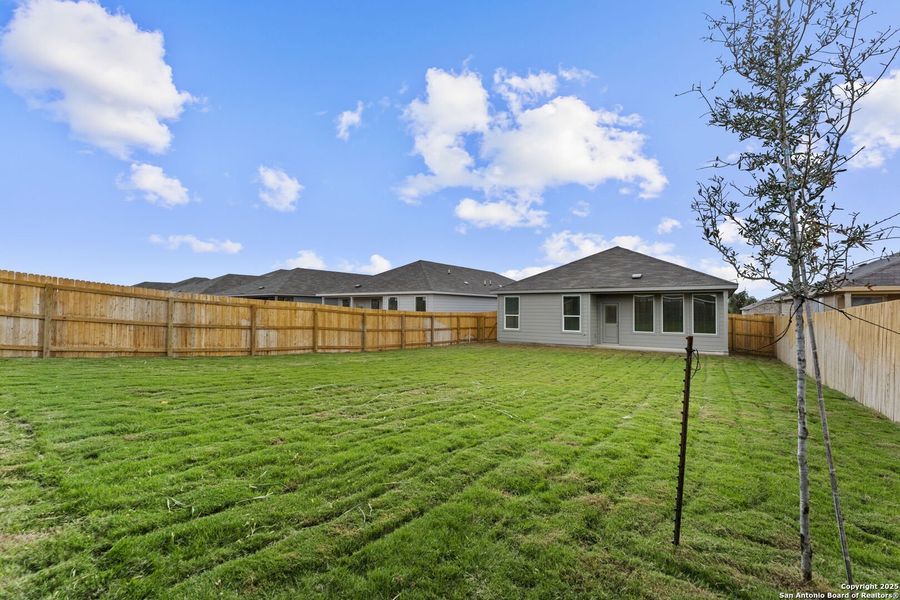 Exterior details and patio area of a home in , New Braunfels (Image 2).