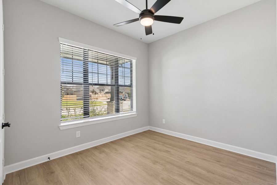 Spacious, unfurnished interior of a new home in The Meadows at Imperial Oaks, Conroe (Image 17).