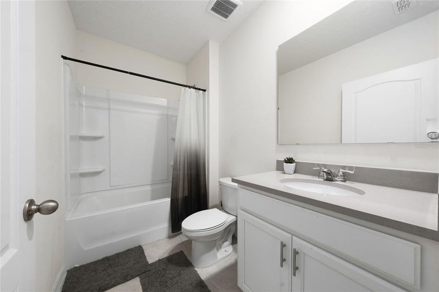 Furnished interior view inside a new home in , Umatilla (Image 7).