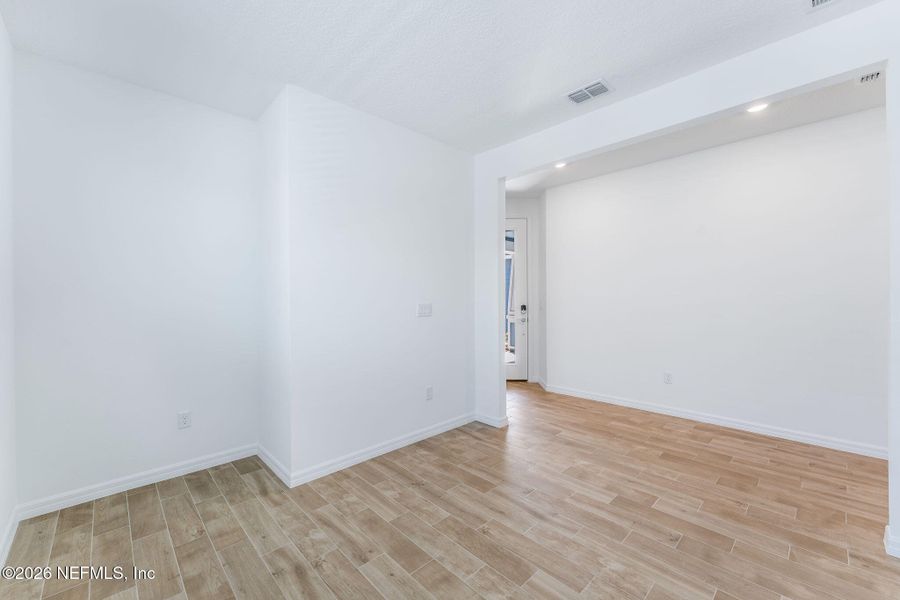 Spacious, unfurnished interior of a new home in , Yulee (Image 23).