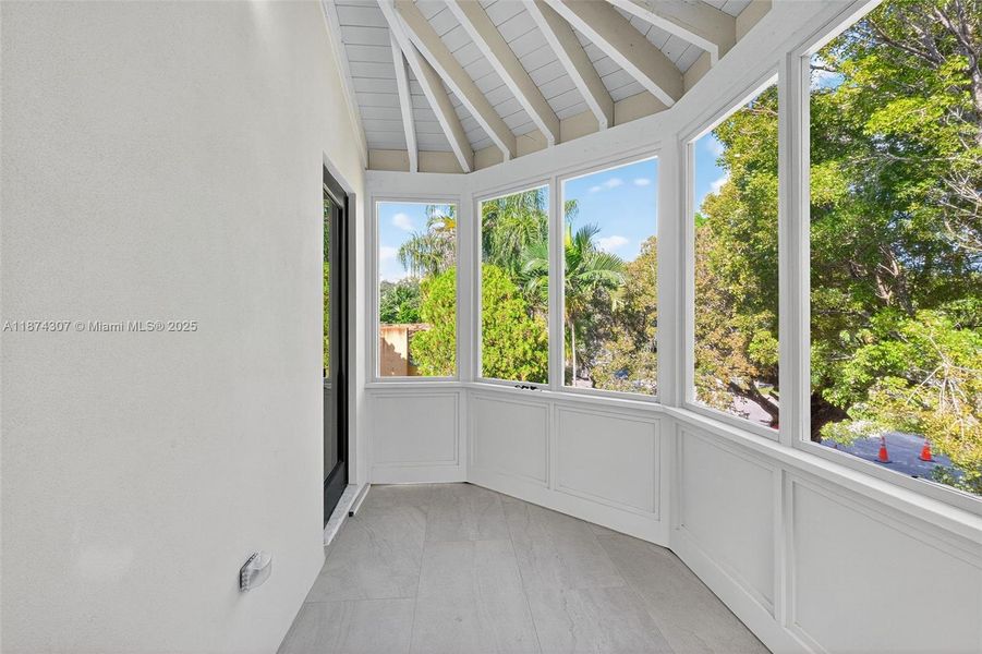 Image 81 of a home in .