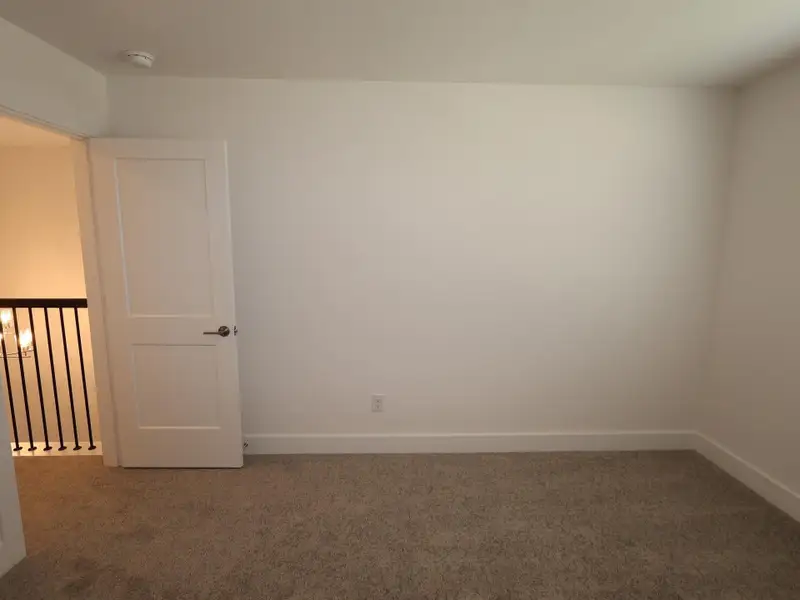 Spacious, unfurnished interior of a new home in Summerview, Fulshear (Image 4).