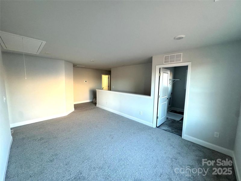 Spacious, unfurnished interior of a new home in , Gastonia (Image 23).