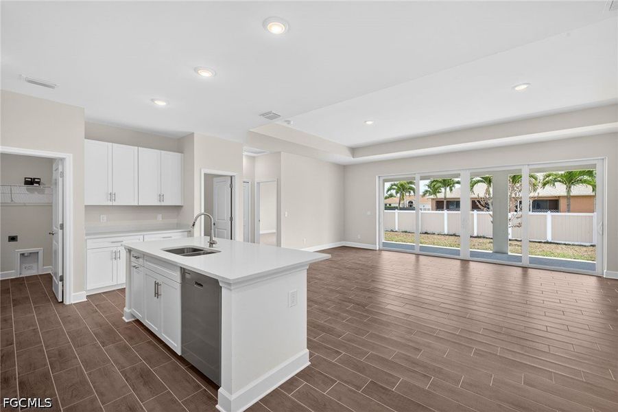Furnished interior view inside a new home in Cape Coral, Cape Coral (Image 8).