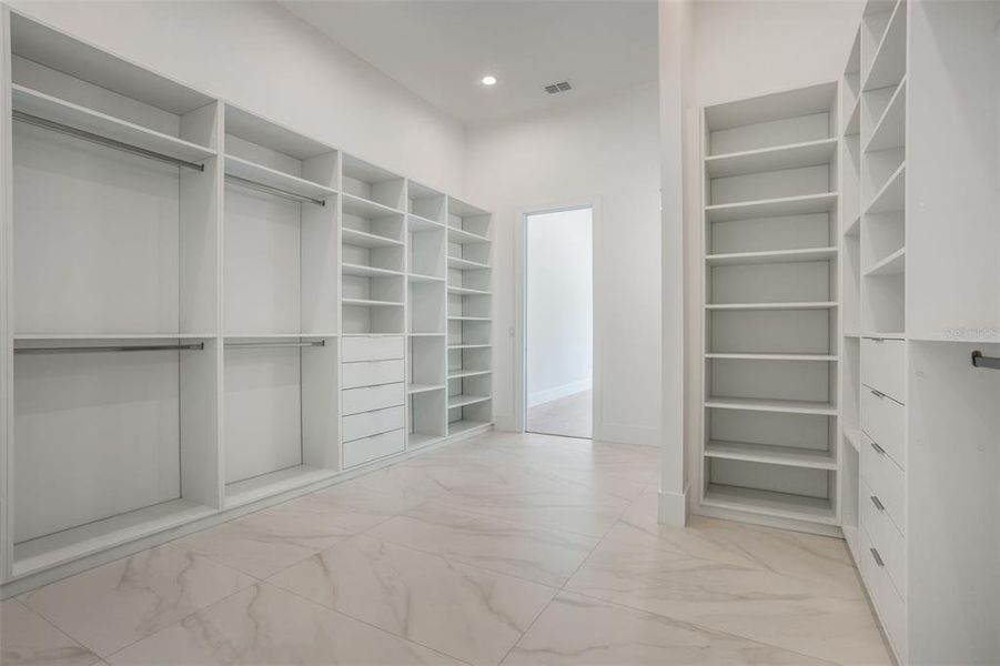 Image 52 of a home in .