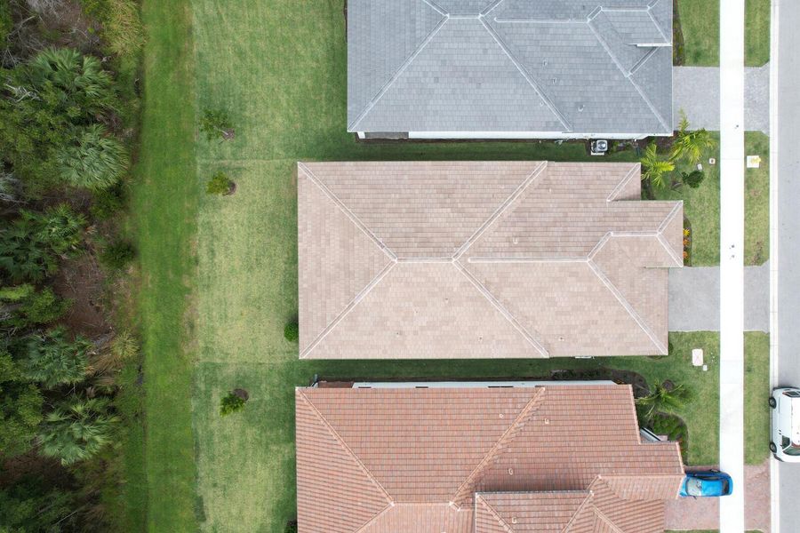 Image 35 of a home in Cove Royale.