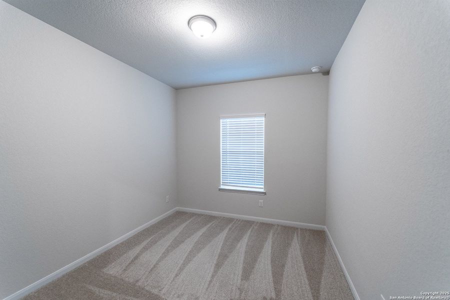 Spacious, unfurnished interior of a new home in Laurel Vistas, San Antonio (Image 10).