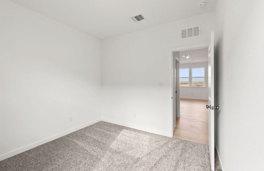 Spacious, unfurnished interior of a new home in Larson Crossing, Elgin (Image 14).