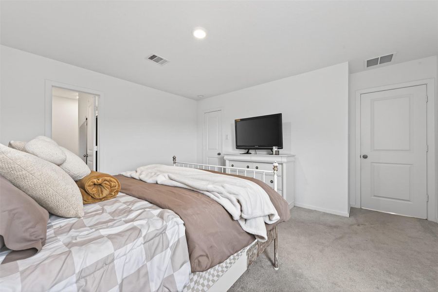 Furnished interior view inside a new home in Anniston, Katy (Image 8).
