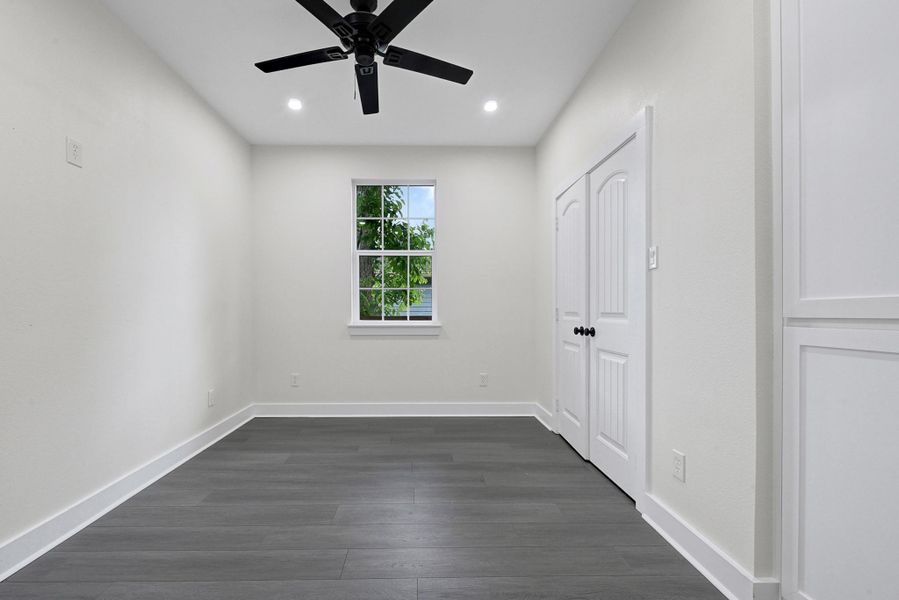 Perfect for a home office or guest space. Perfect for a home office or guest space.