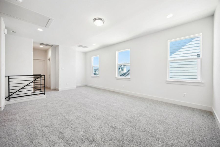 Spacious, unfurnished interior of a new home in Chester Ranch Place, Round Rock (Image 14).