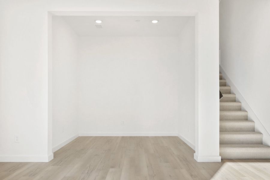Spacious, unfurnished interior of a new home in Cottonwood Creek, Rowlett (Image 20).