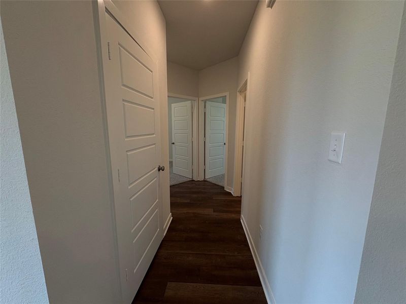 Spacious, unfurnished interior of a new home in , Huntsville (Image 12).