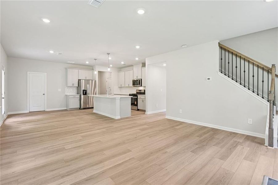 Spacious, unfurnished interior of a new home in The Oaks at Dawson, Dawsonville (Image 34).