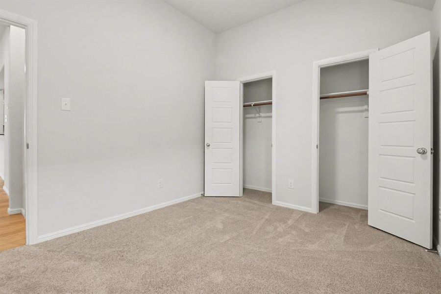Spacious, unfurnished interior of a new home in Stratton Place, Greenville (Image 24).