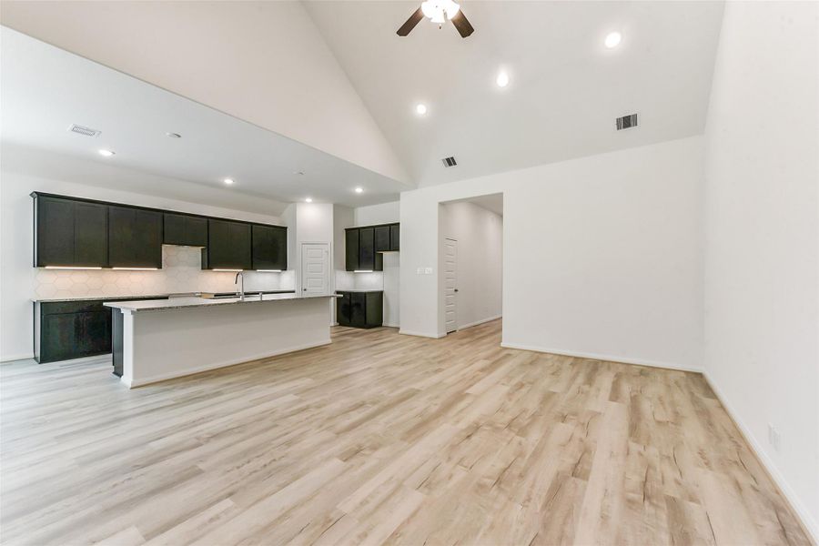Spacious, unfurnished interior of a new home in Encino Estates, Dayton (Image 22).