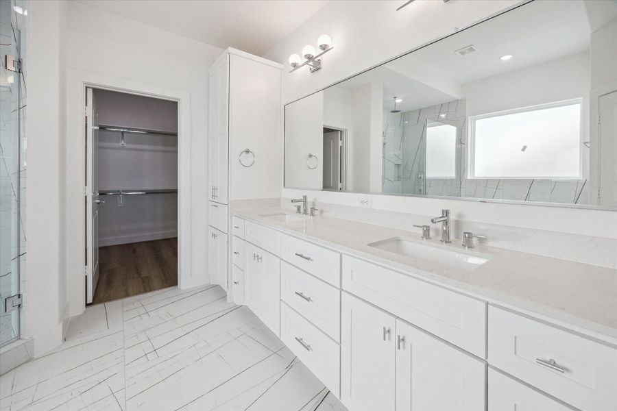 Furnished interior view inside a new home in Upland Estates, Houston (Image 30).