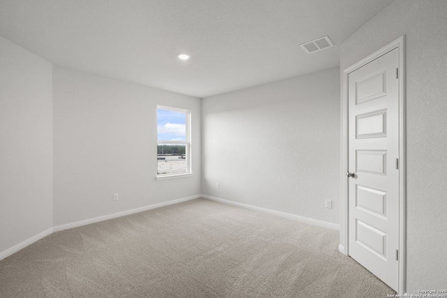 Spacious, unfurnished interior of a new home in Timber Creek, San Antonio (Image 32). Spacious, unfurnished interior of a new home in Timber Creek, San Antonio (Image 32).