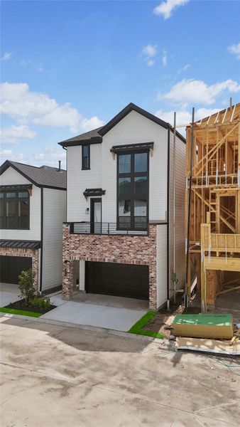 Image 16 of a home in Uptown District.