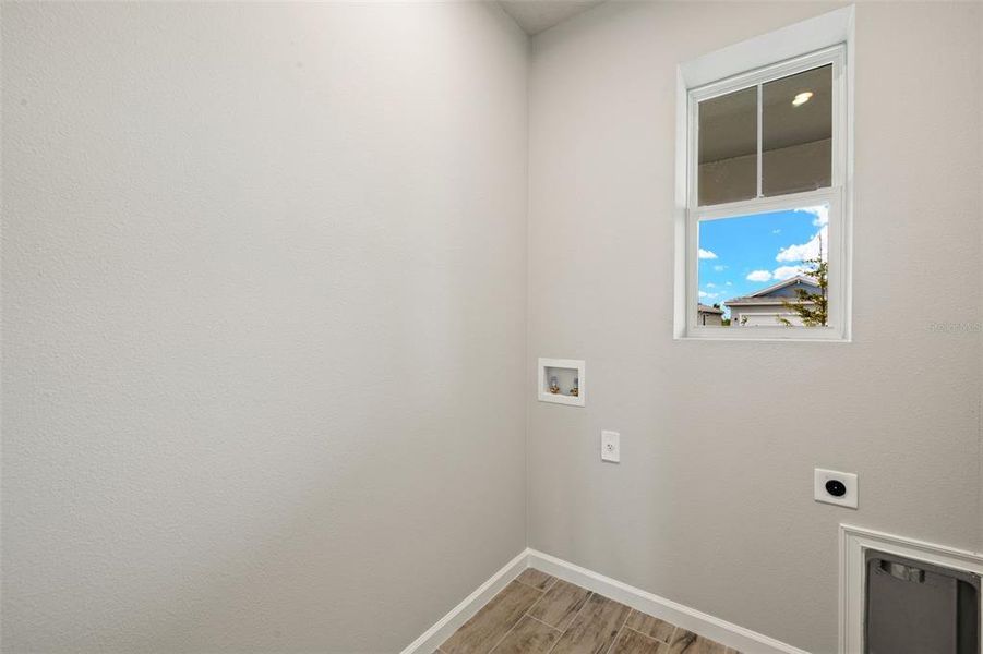 Spacious, unfurnished interior of a new home in Sunstone at Wellen Park, Venice (Image 23).