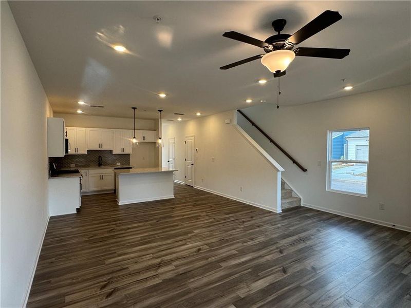 Spacious, unfurnished interior of a new home in Laurelwood, Douglasville (Image 25).