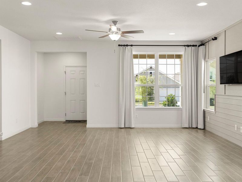 Spacious, unfurnished interior of a new home in Cool Water at Sonterra, Jarrell (Image 18).