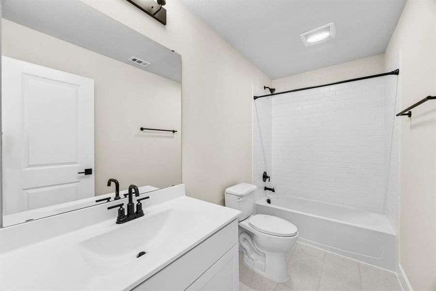 Furnished interior view inside a new home in Heritage Ranch, Sherman (Image 20). Furnished interior view inside a new home in Heritage Ranch, Sherman (Image 20).