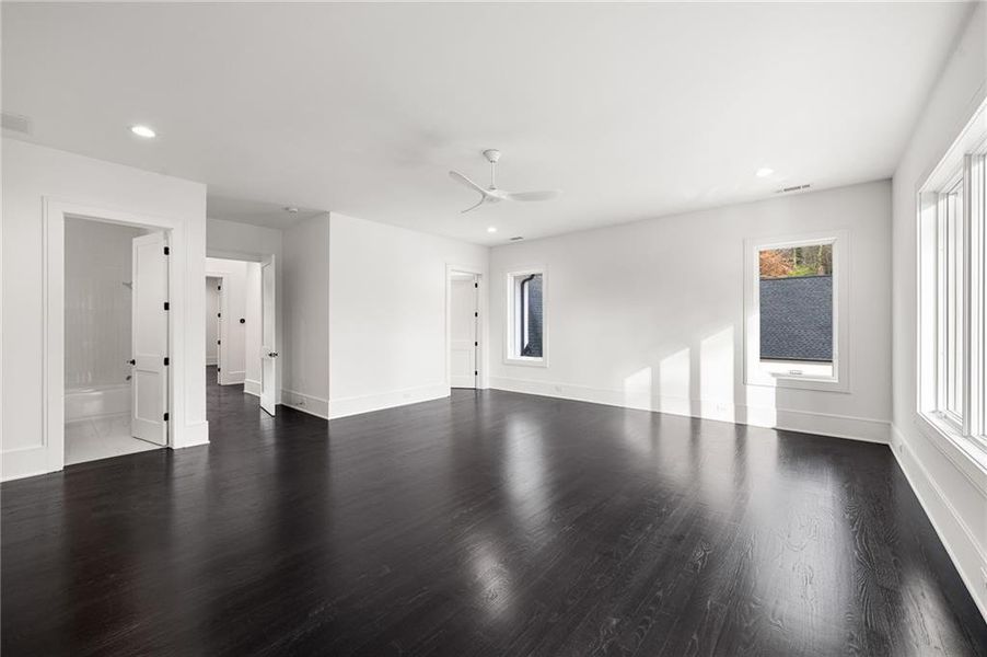 Spacious, unfurnished interior of a new home in , Sandy Springs (Image 75).