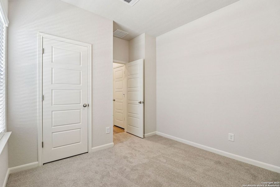 Spacious, unfurnished interior of a new home in Arcadia Ridge - Premier Series, San Antonio (Image 37).