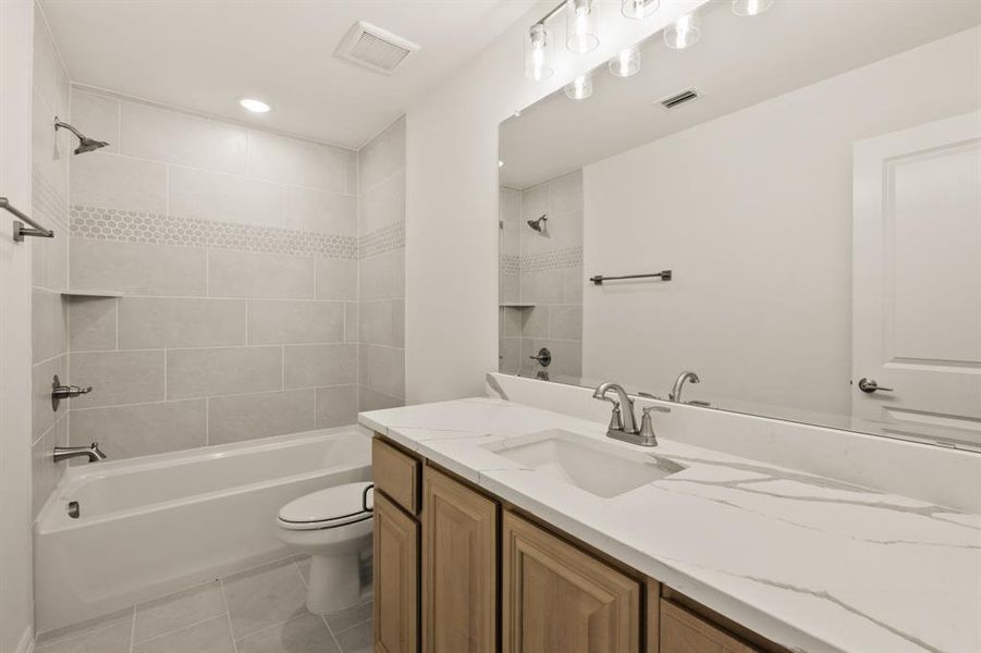 Furnished interior view inside a new home in Wildflower Ranch 60-65, Fort Worth (Image 8). Furnished interior view inside a new home in Wildflower Ranch 60-65, Fort Worth (Image 8).