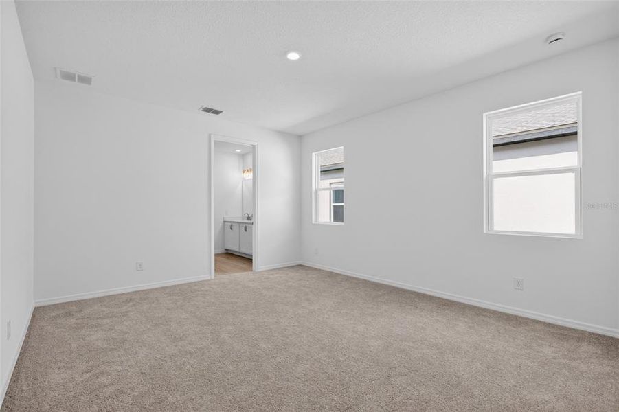 Spacious, unfurnished interior of a new home in Sunbrooke, St. Cloud (Image 26).