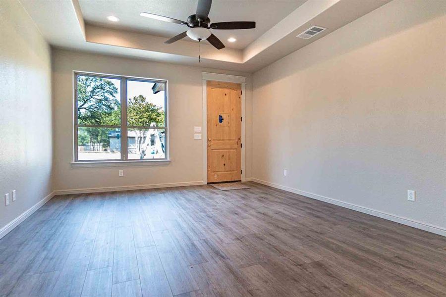 Spacious, unfurnished interior of a new home in , Granbury (Image 21).