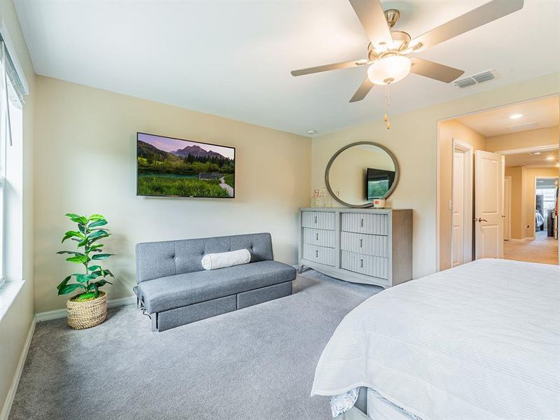 Furnished interior view inside a new home in , Land O' Lakes (Image 30).