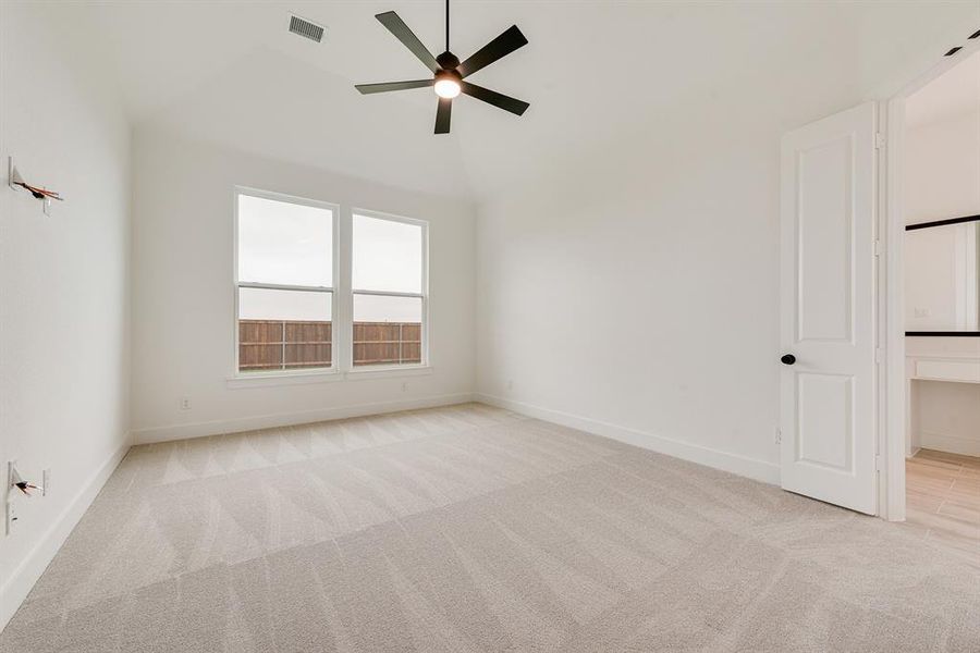 Spacious, unfurnished interior of a new home in The Homestead - 62', Rockwall (Image 28).