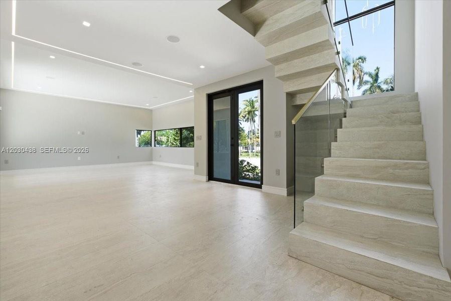 Spacious, unfurnished interior of a new home in , Hollywood (Image 24).