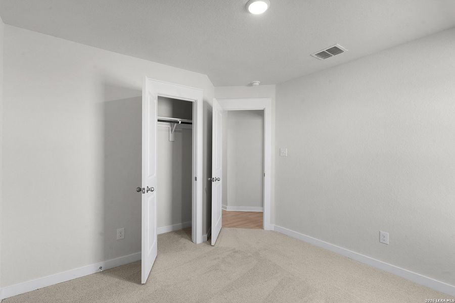 Spacious, unfurnished interior of a new home in Westridge, San Antonio (Image 15).