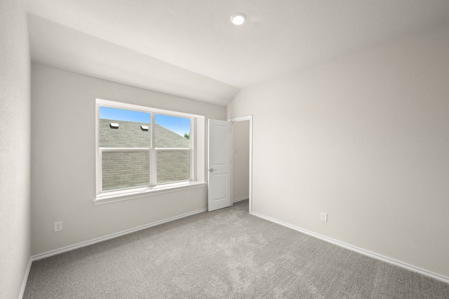 Spacious, unfurnished interior of a new home in Pirate Village, Granbury (Image 23).