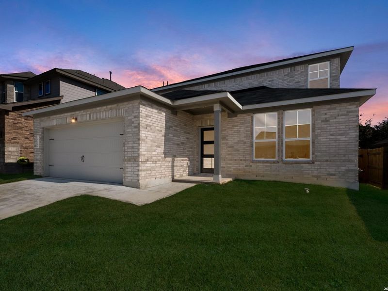 Exterior details and patio area of a home in Bricewood, San Antonio (Image 29).