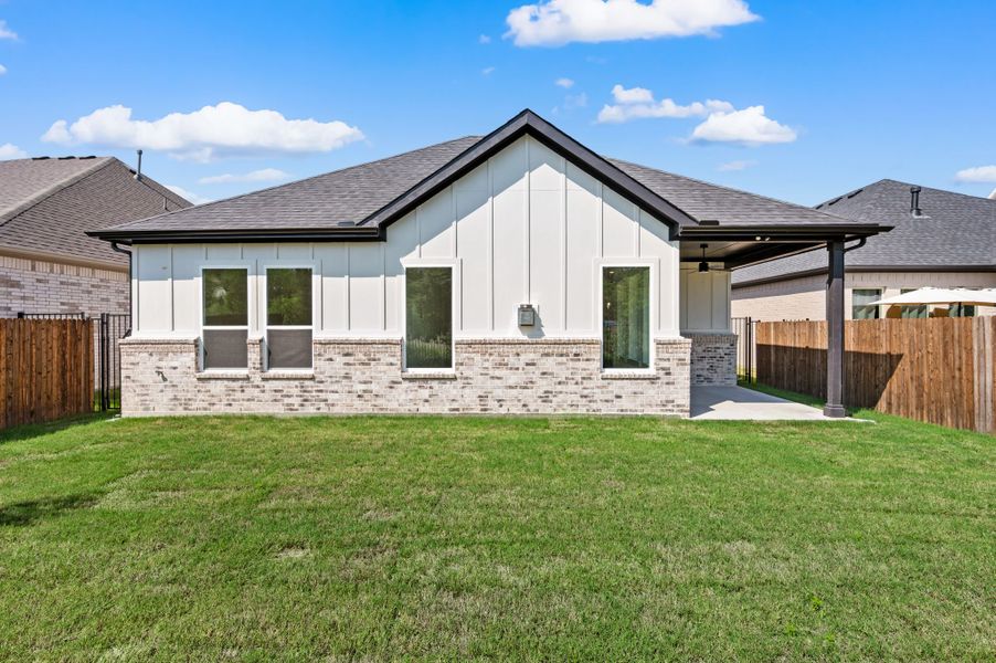 Exterior details and patio area of a home in Parks of Aledo, Aledo (Image 31).