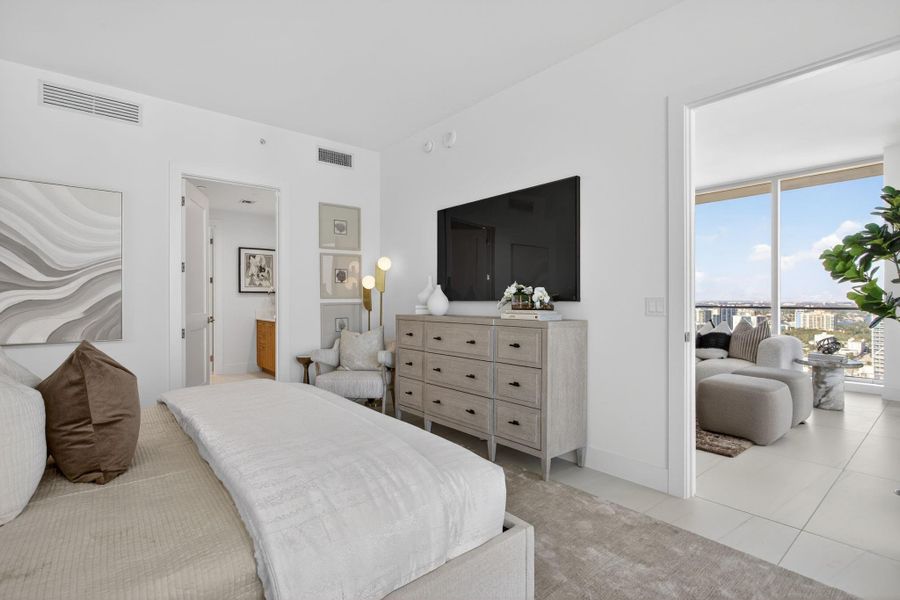 Furnished interior view inside a new home in , Fort Lauderdale (Image 9).