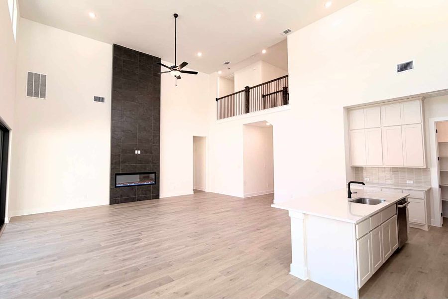 Spacious, unfurnished interior of a new home in Bluffview Reserve, Leander (Image 15). Spacious, unfurnished interior of a new home in Bluffview Reserve, Leander (Image 15).