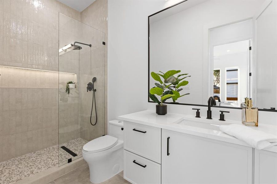 Furnished interior view inside a new home in , Dallas (Image 16).