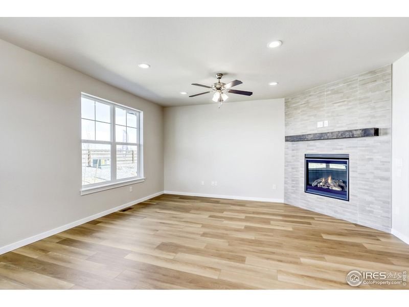 Spacious, unfurnished interior of a new home in Barefoot Lakes, Firestone (Image 16).