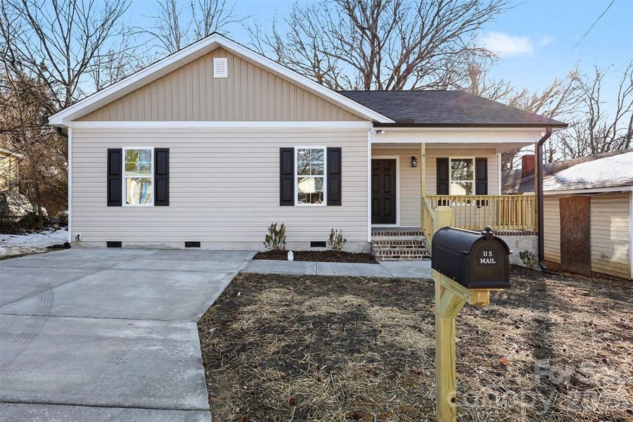 Exterior details and patio area of a home in , High Point (Image 14).