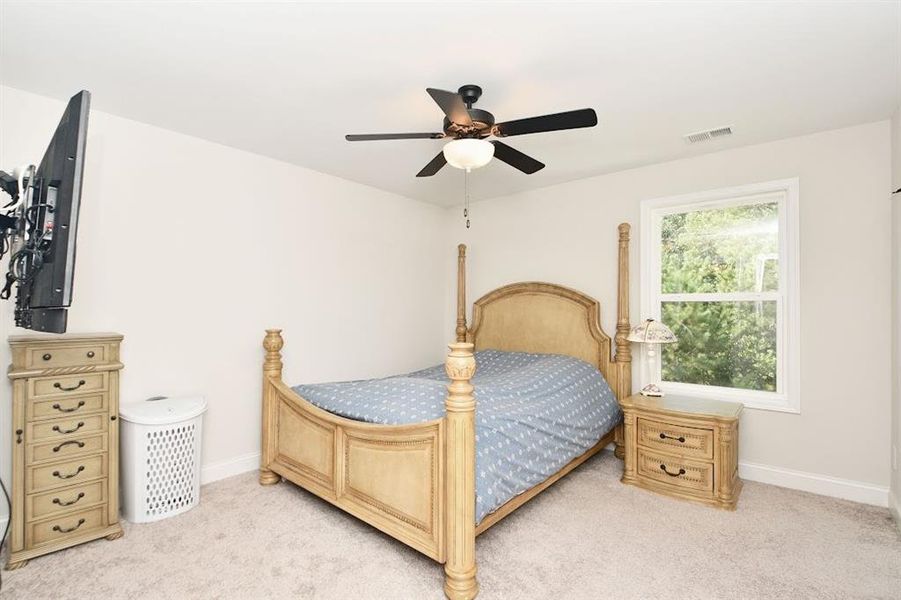 Furnished interior view inside a new home in , Dallas (Image 40).