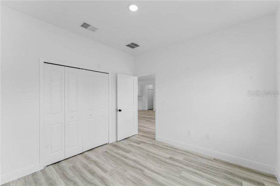 Spacious, unfurnished interior of a new home in , Ocala (Image 19).