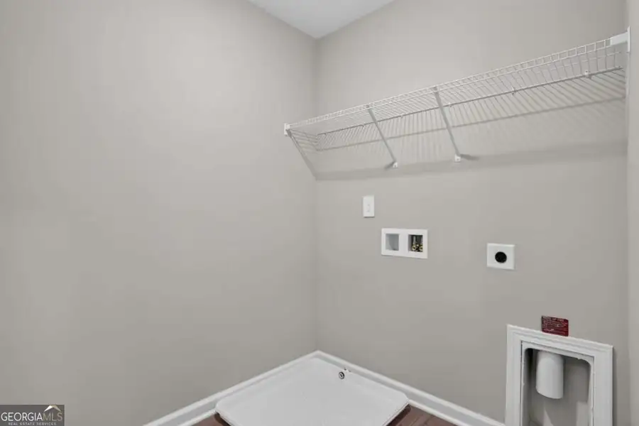 Spacious, unfurnished interior of a new home in Austin Ridge, Commerce (Image 34).