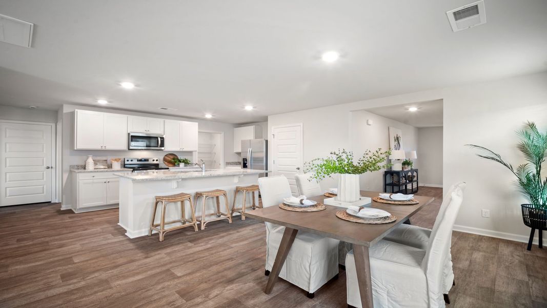 Furnished interior view inside a new home in Holly Oaks, Statesboro (Image 9).