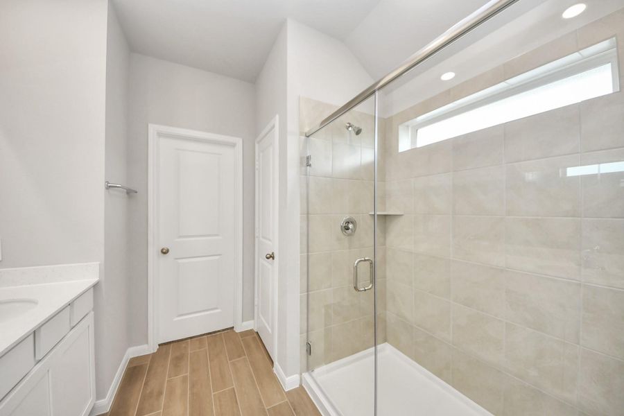 Furnished interior view inside a new home in Montgomery Ridge: Landmark Collection, Montgomery (Image 31).