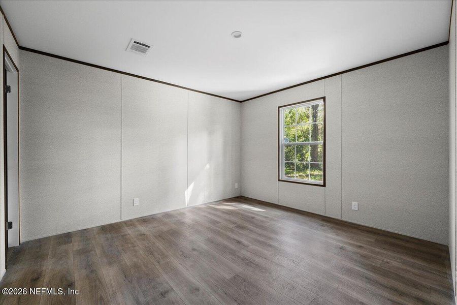 Spacious, unfurnished interior of a new home in , Palatka (Image 24).